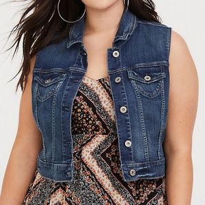 💥Brand New Torrid jean vest
